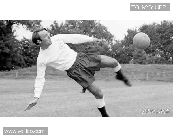 踢前锋的足球明星们如何在赛场上创造辉煌与传奇的故事 踢前锋的足球明星们如何在赛场上创造辉煌与传奇的故事