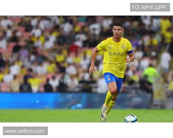 足球明星的辉煌历程与场上风采揭秘精彩瞬间回顾 足球明星的辉煌历程与场上风采揭秘精彩瞬间回顾